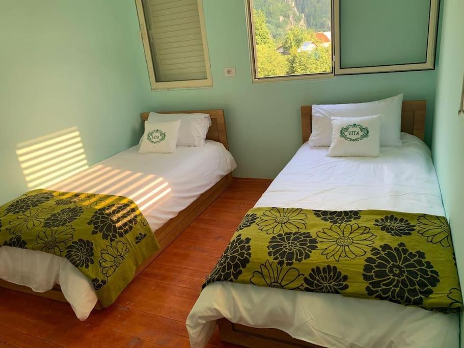 Bajram Curri Vita Guesthouse מראה חיצוני תמונה