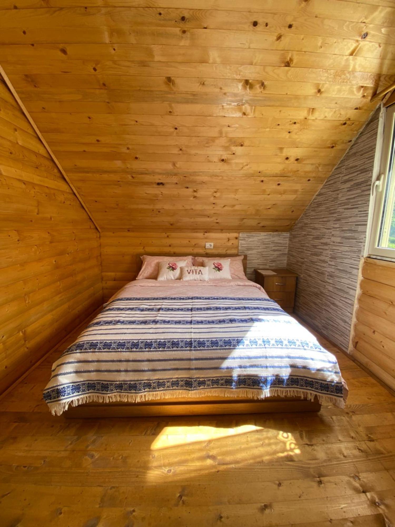 Bajram Curri Vita Guesthouse מראה חיצוני תמונה